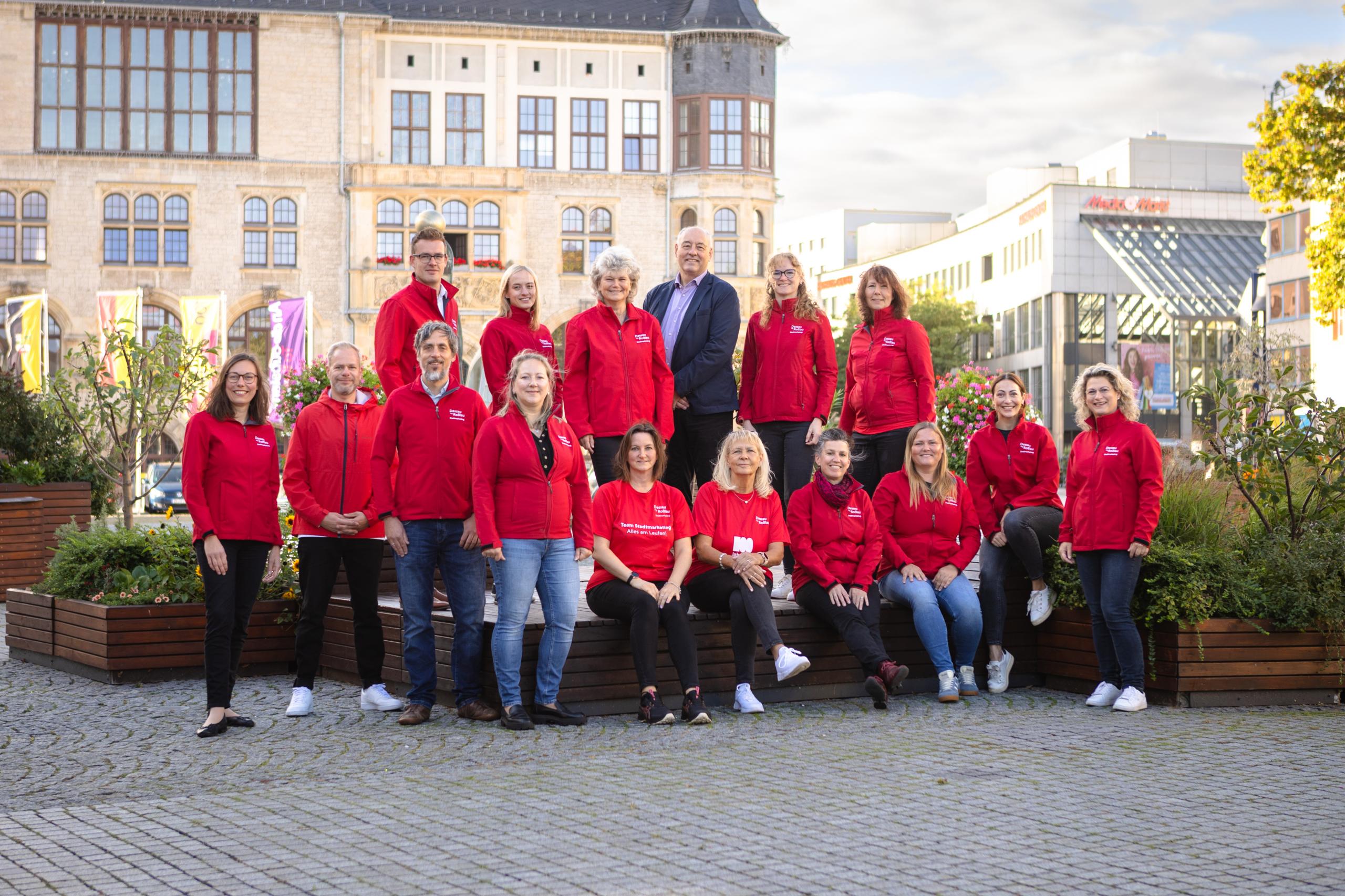10 Jahre Stadtmarketinggesellschaft Dessau-Roßlau: Ein Jahrzehnt Engagement für die Stadt ©Stadtmarketinggesellschaft Dessau-Roßlau mbH, Sebastian Köhler stadtmarketing dessau team gruppenbild