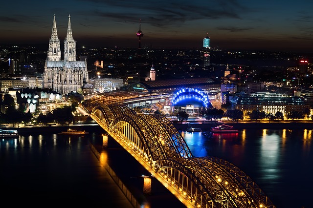 Der Kölner Dom bei Nacht
