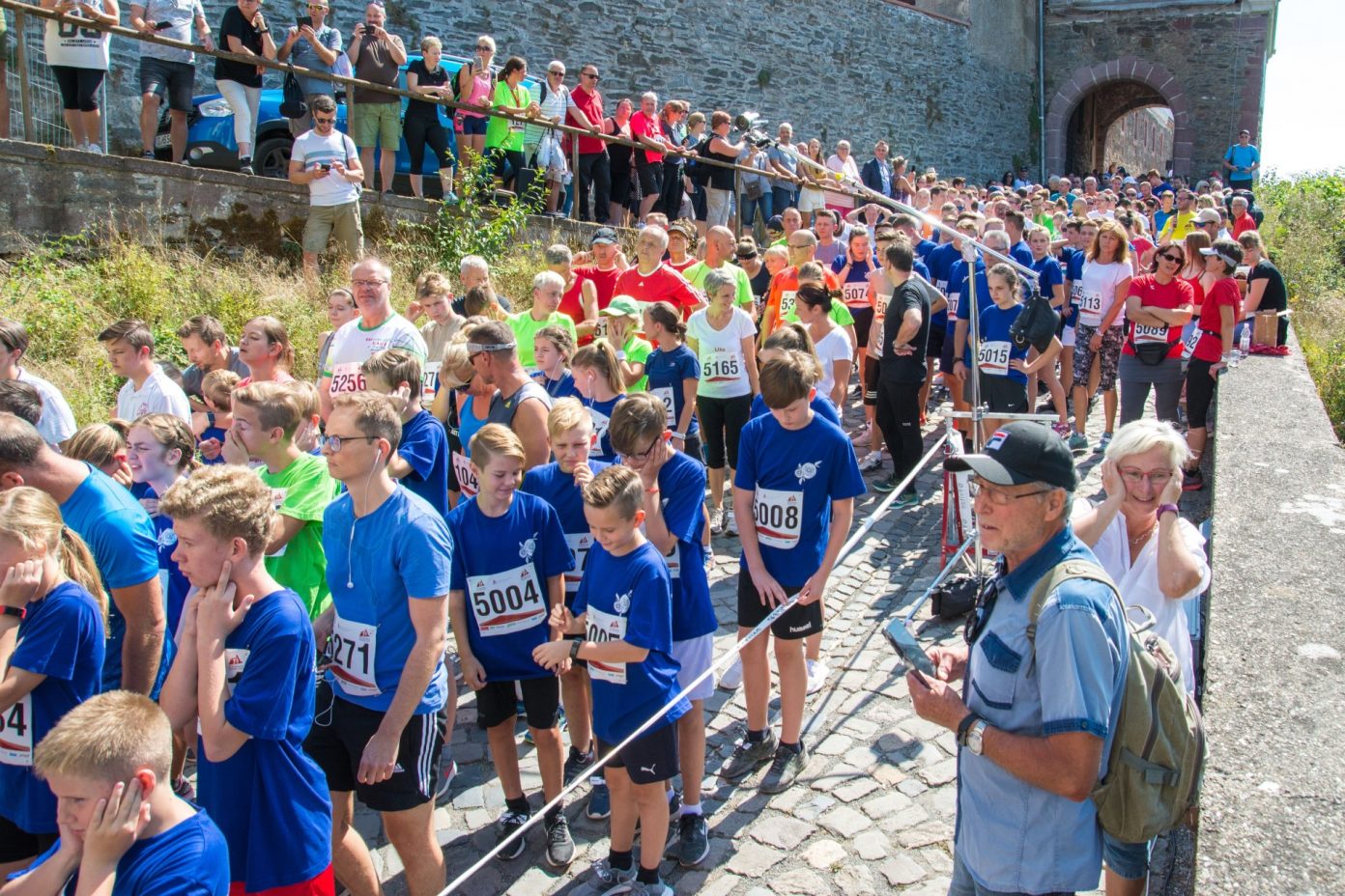 3. Stolberger Schloss Lauf Vor dem Start  Foto Ritter von Kempski