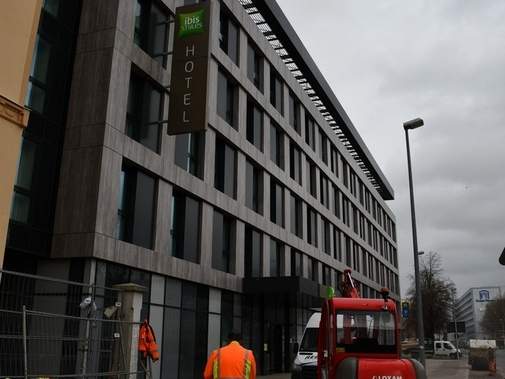 FAssade des neuen Ibis Style in Magdeburg