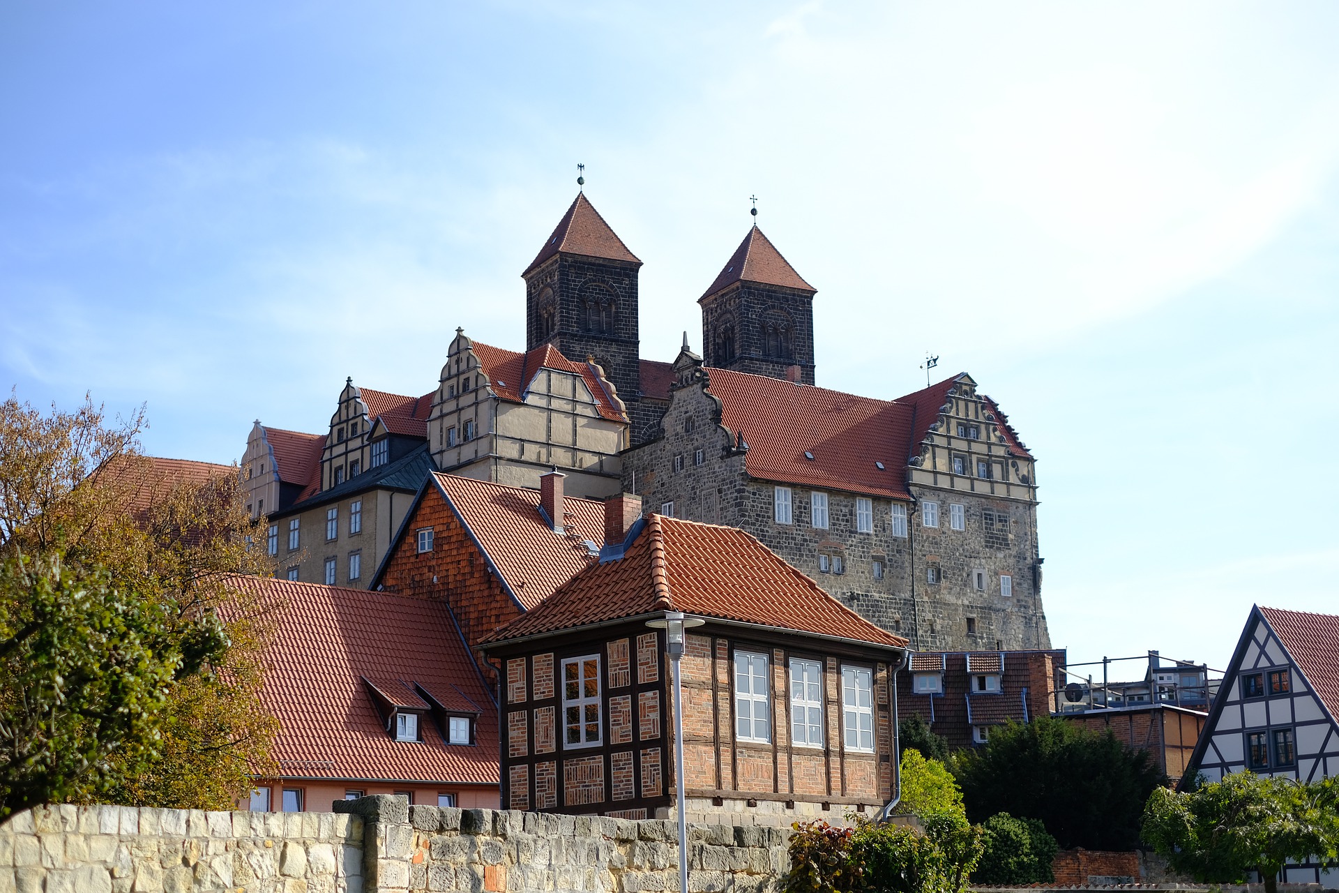 schlossberg Quedlinburg mit St. Servatii hans pixabay