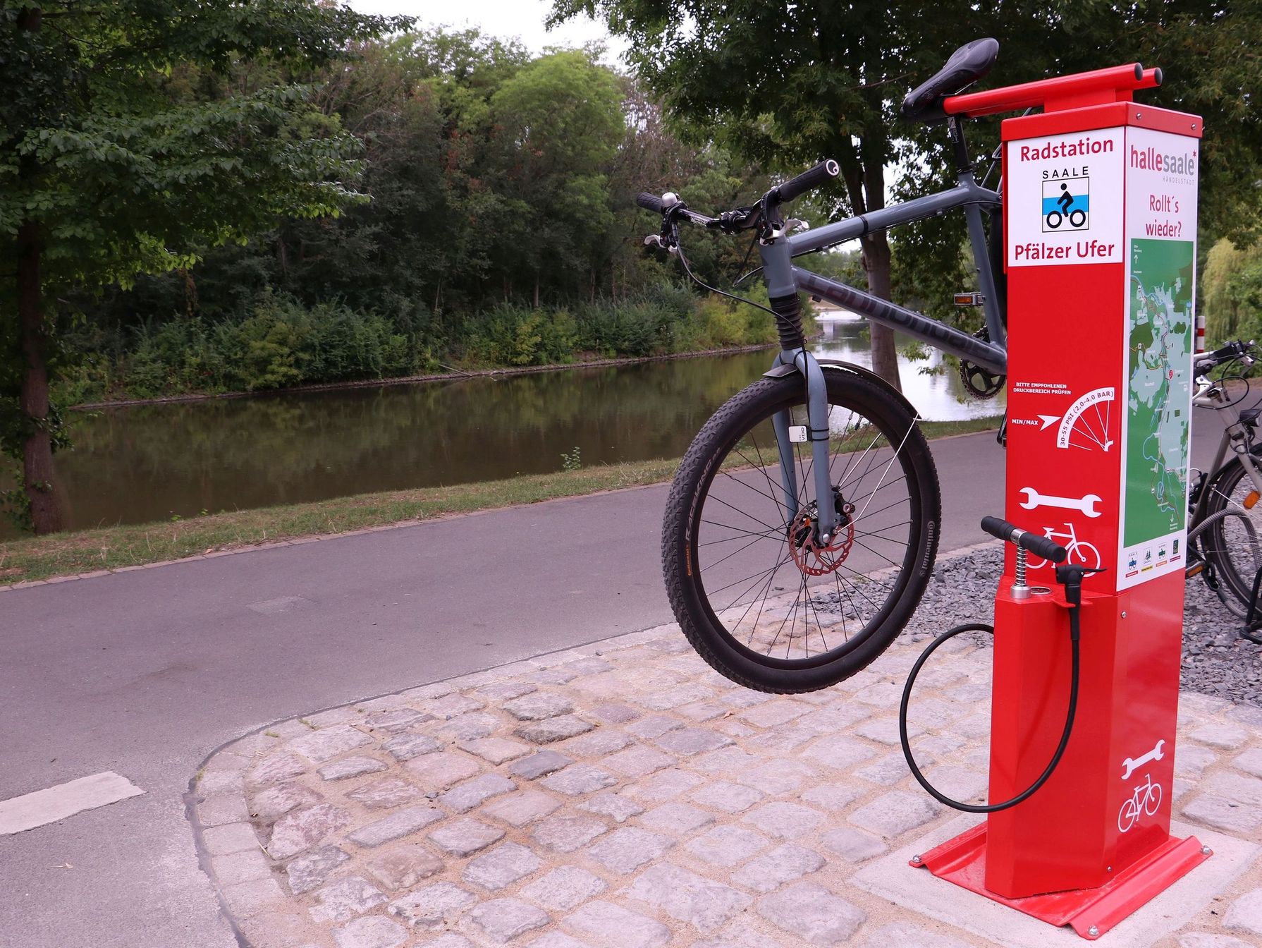 Radreparaturstation in Halle3 (c)Stadtmarketing Halle (Saale) GmbH