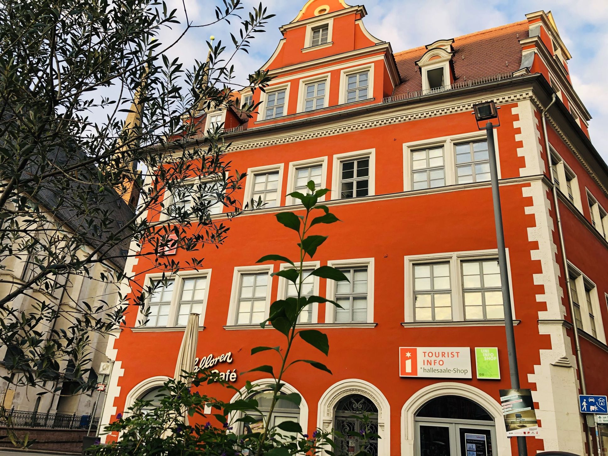 Tourist-Info Halle-Saale ©Stadtmarketing Halle (Saale) GmbH hallesaale Shop in Tourist Information (c)Stadtmarketing Halle Saale GmbH