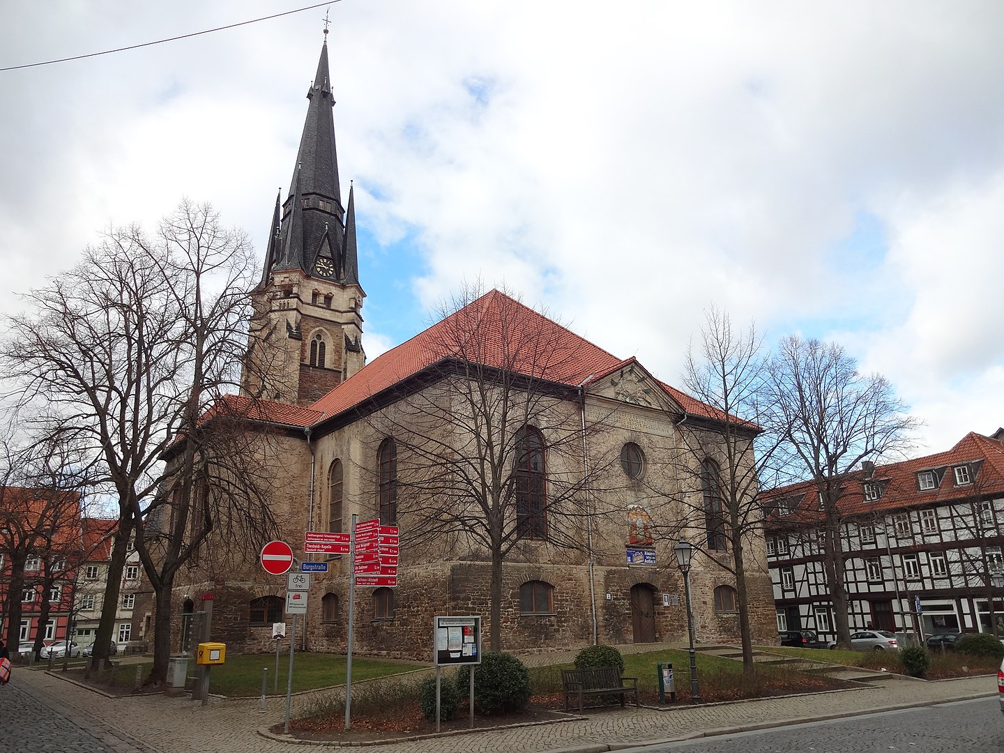 Sicht auf die Liebfrauenkirche in Wernigerode vom März 2017