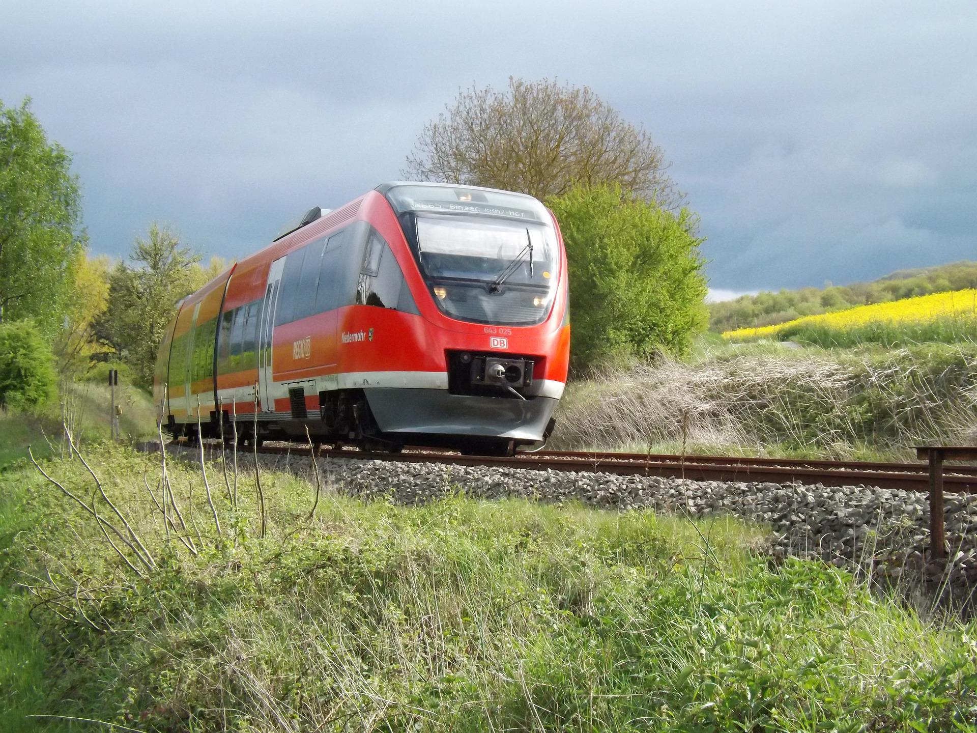Regionalbahn auf freier Strecke