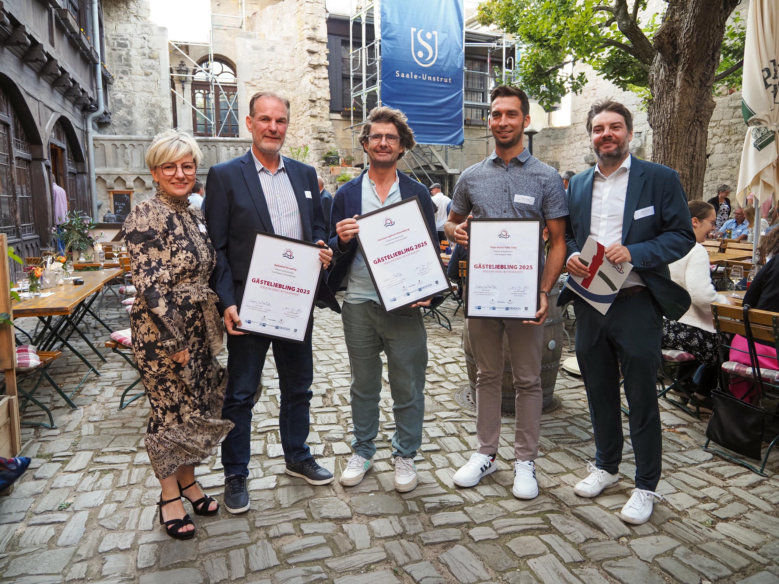 20250821 sommerfest sut c nadinerosenberg 06 auszeichnung g stelieblinge