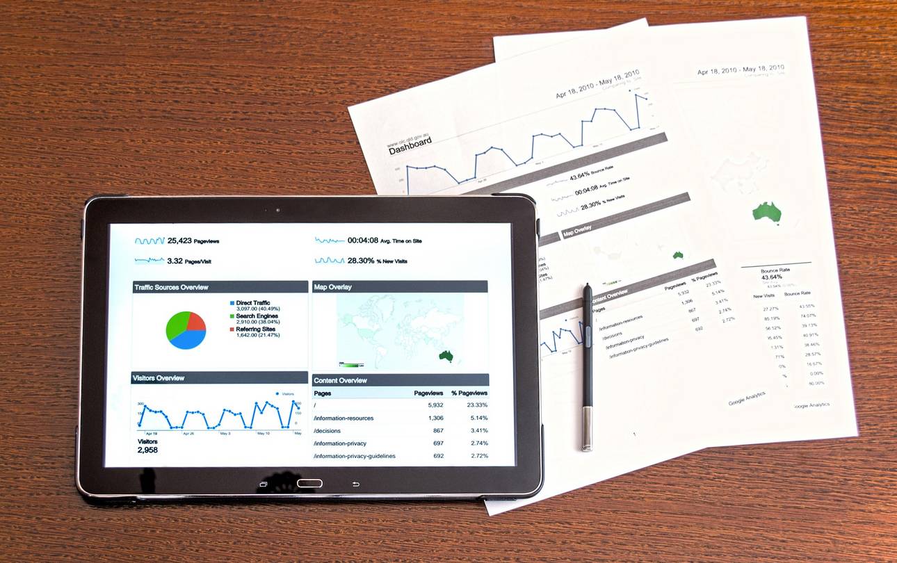Tablett und Befragungsbogen