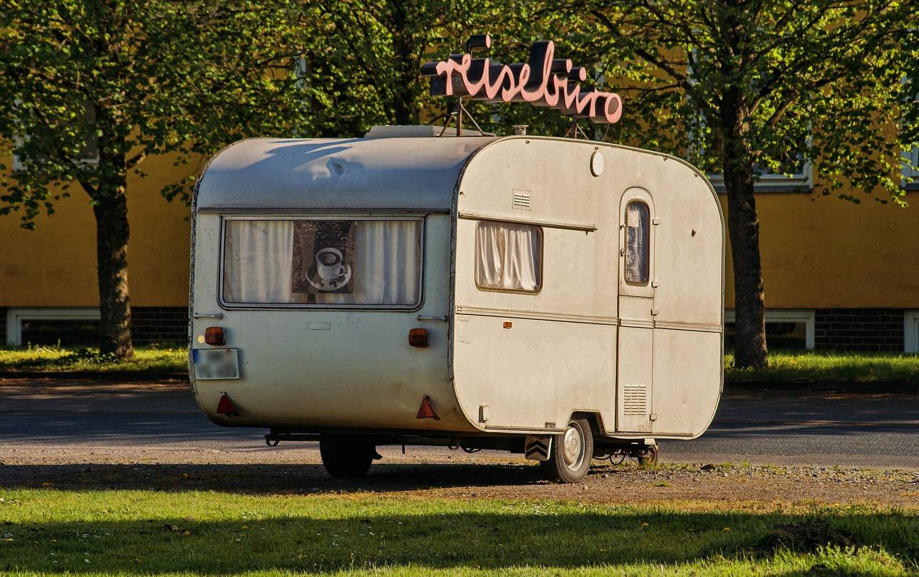 Reisebüro Campinganhänger Reisebüro photomat pixabay