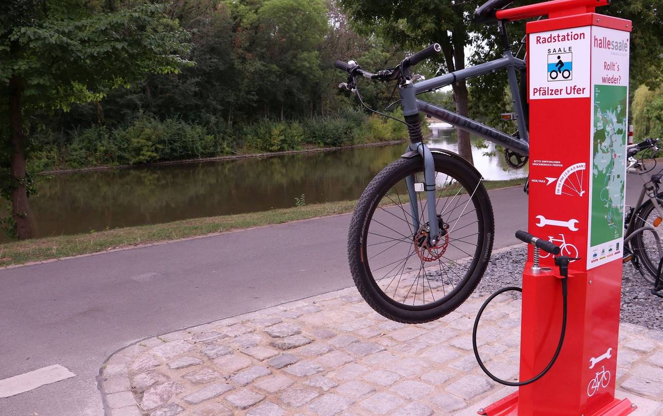 Fahrradreperaturstation Halle Saale ©Stadtmarketing Halle (Saale) Radreparaturstation in Halle3 (c)Stadtmarketing Halle (Saale) GmbH
