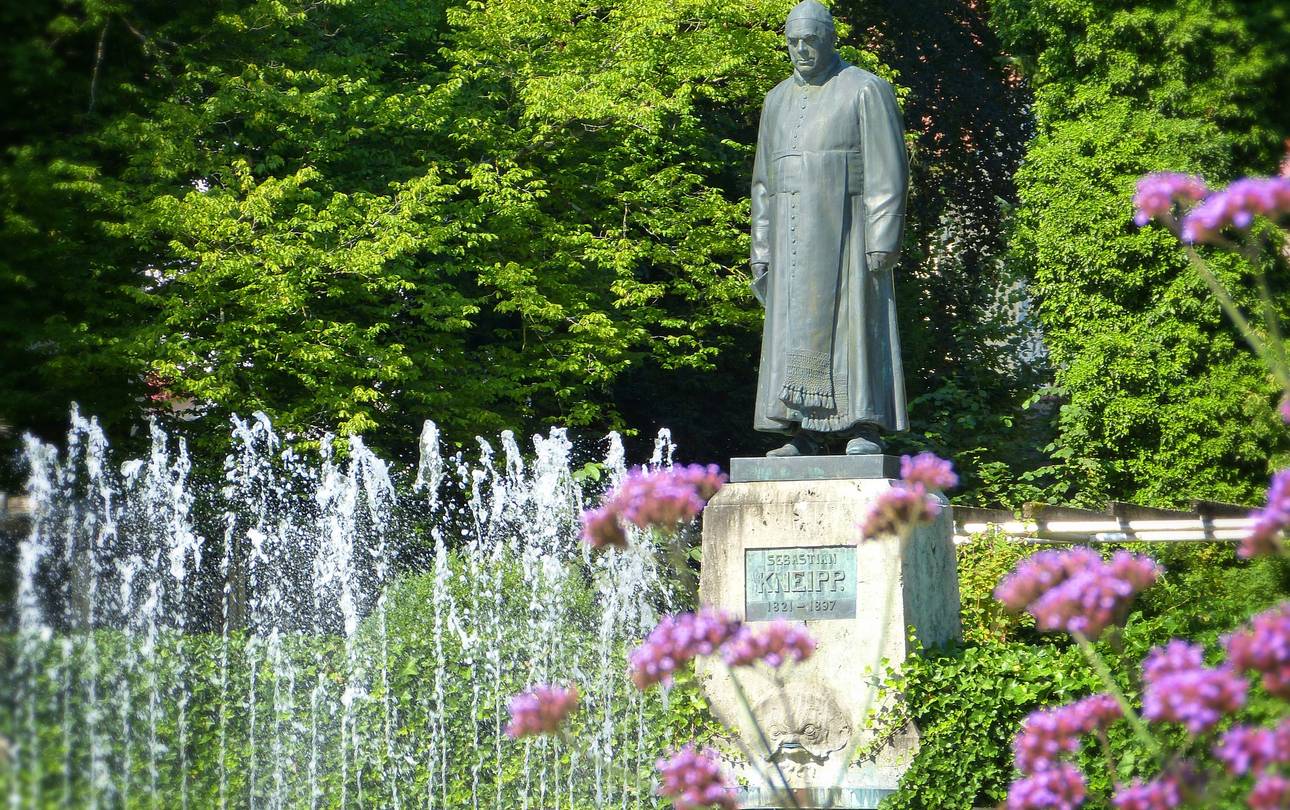 Einladung zur Fachtagung: „200 Jahre Sebastian Kneipp – Gesundheitsförderung und Prä-vention im kommunalen Kontext“ ©pixabay Sebastian Kneipp Statue