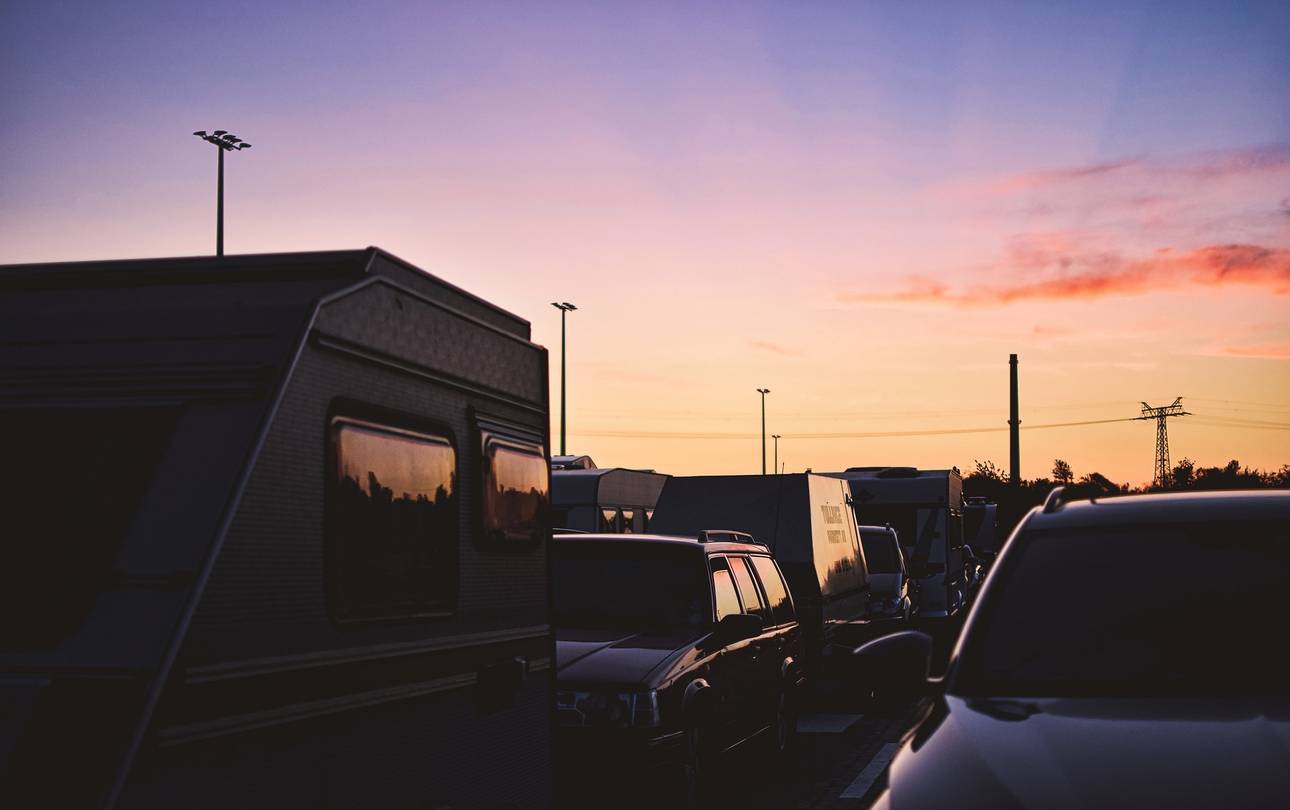 ADAC misst für Urlaubssommer 2021 Rückgang beim Deutschland-Tourismus ©pixabay Wohnwagen im Stau