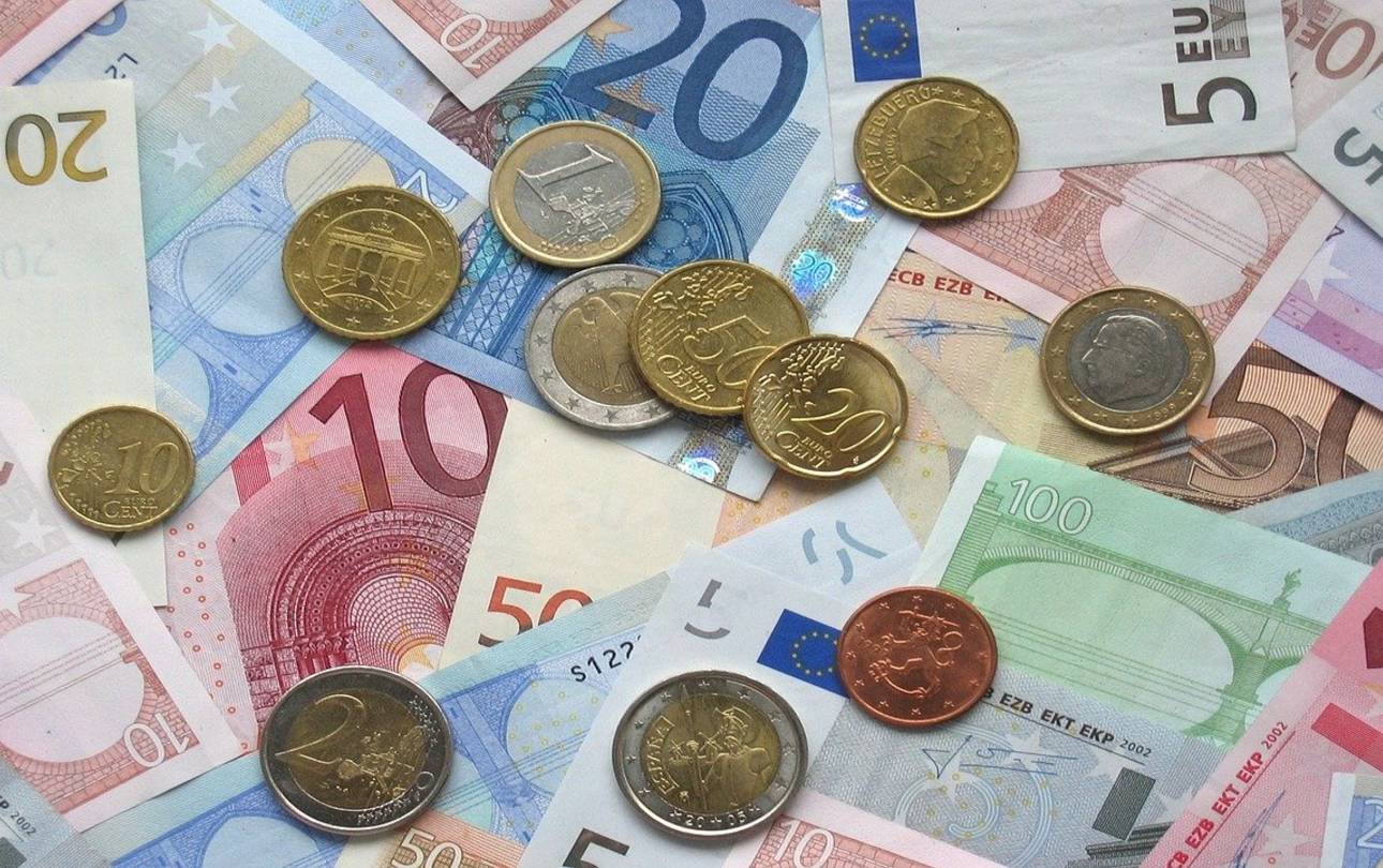 Euro-Geldstücke und Scheine ©pixabay