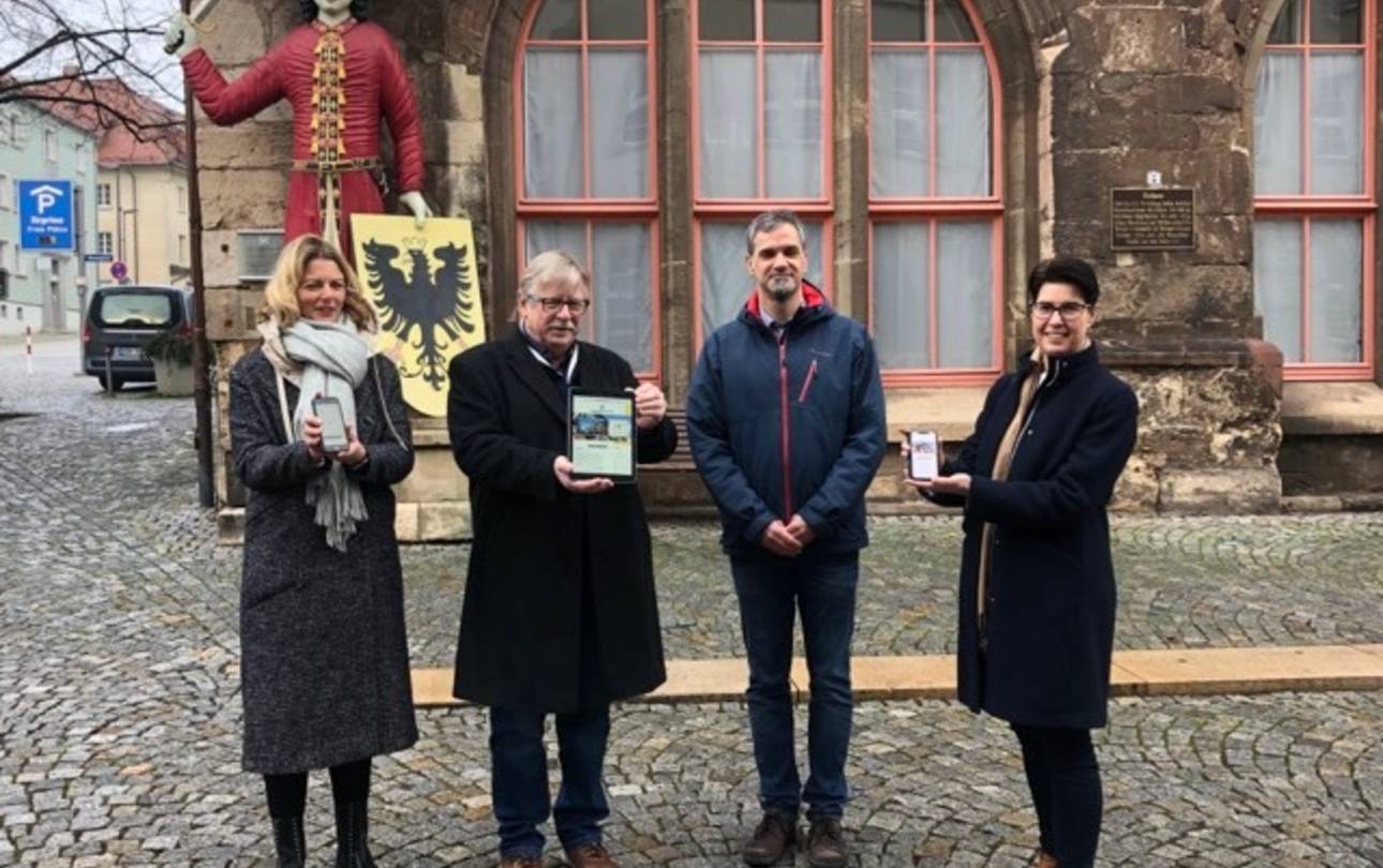 Bürgermeisterin Alexandra Rieger, Stadtführer Winfried Schmitt, Oberbürgermeister Kai Buchmann und HTV-Geschäftsführerin Carola Schmidt