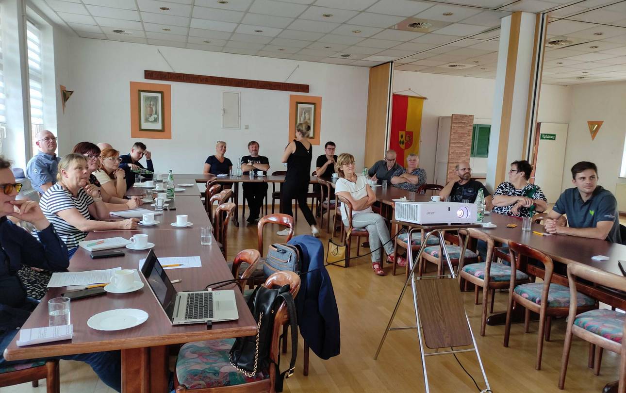 Ferienwohnungsworkshop im Drömling ©LTV Blick in den raum mit den Wokshopteilnehmenden