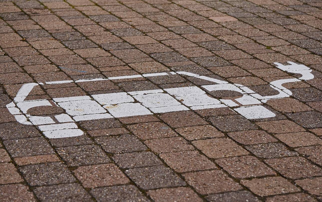 electric mobility 4158595 1280