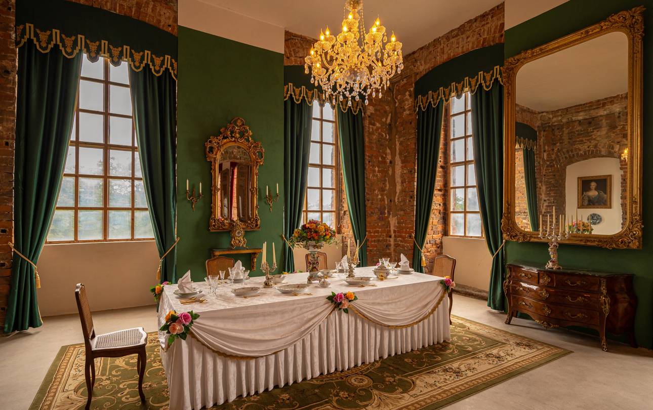 Staatsekretärin Stefanie Pötzsch und Tourismusverband stellen Augmented-Reality-Projekt im Schloss Zerbst vor ©Uwe Weigel Fotografie Schloss innen Zerbst