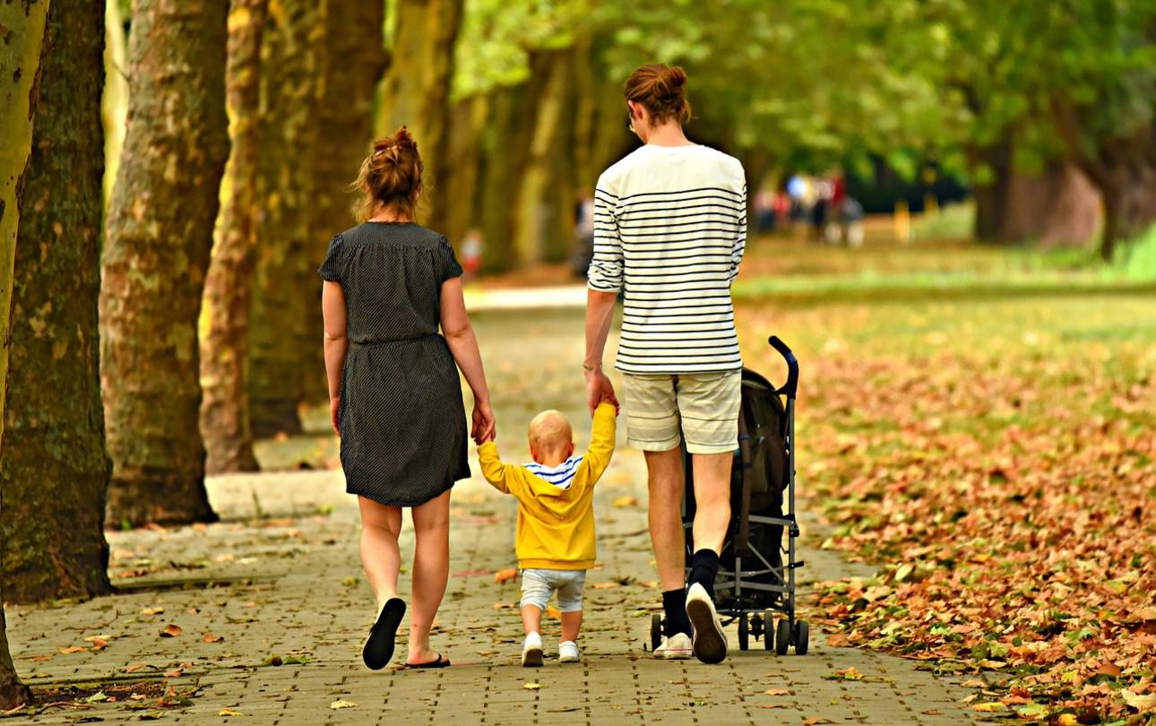 family 3602245 1280