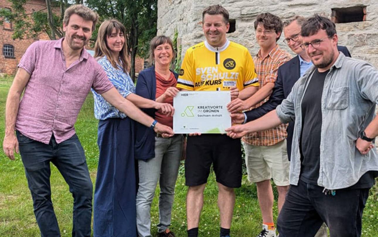 #AufKurs: Minister Sven Schulze zeichnet Kloster Posa als „Kreativort im Grünen“ aus ©MWL / Tanja Andrys csm news kreativorte im gruenen 66cec273c0