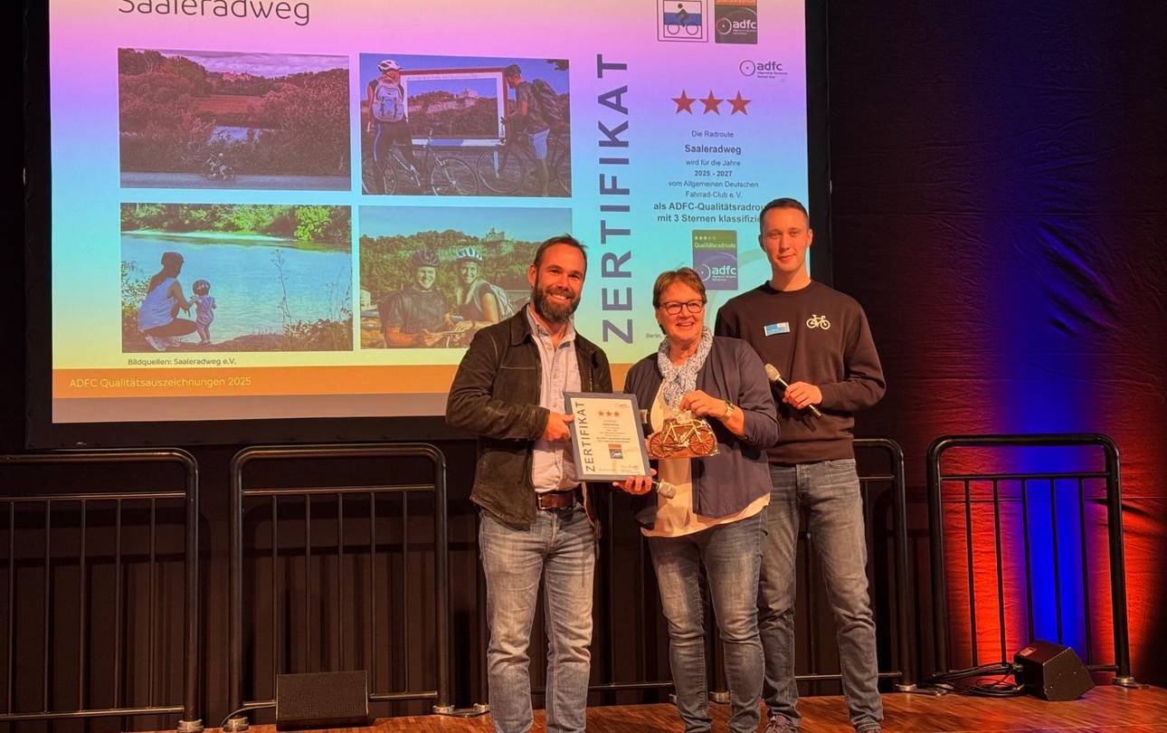 Saaleradweg vom ADFC ausgezeichnet: Ein Paradies für Radfahrer ©TTG 20250120 adfc zertifizierung saaleradweg c ttg