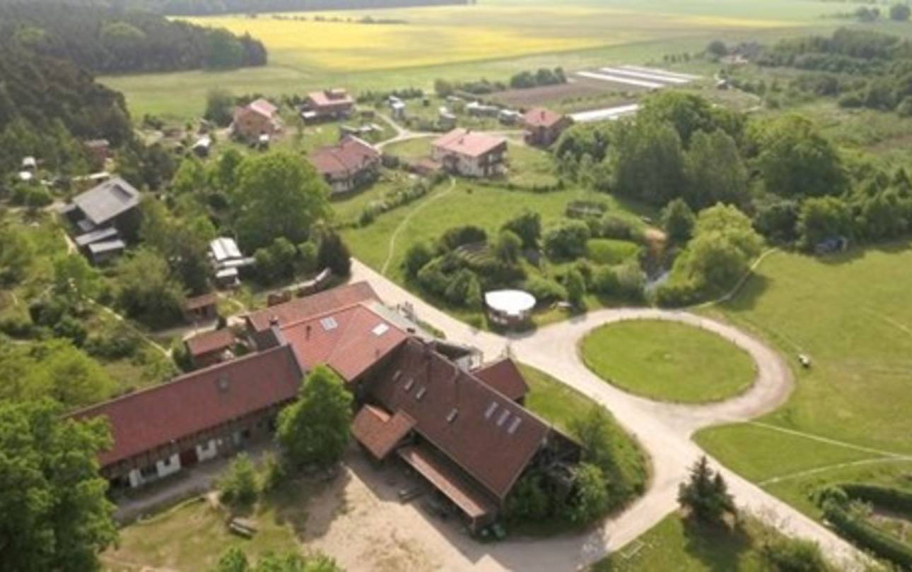 Luftaufnahme des Ökodorfes