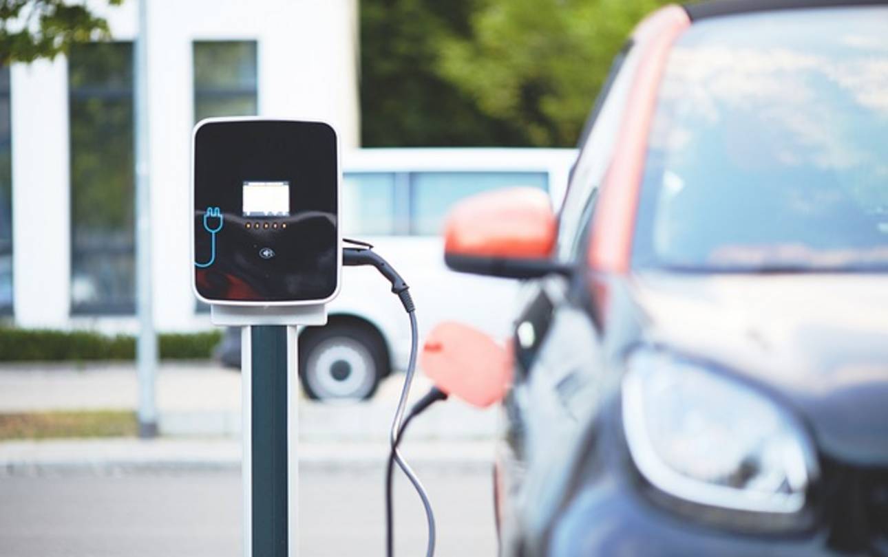 Ländliche Mobilität: BMV veröffentlicht Leitfaden für Kommunen ©pixabay electric car 4381728 640