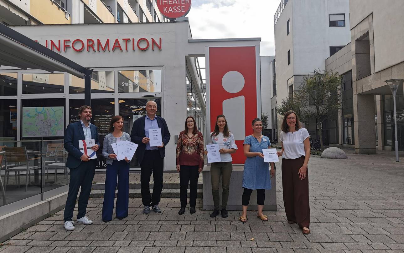 urkunden bergabe reisen f r alle dessau ro lau quer stadtmarketinggesellschaft dessau ro lau mbh