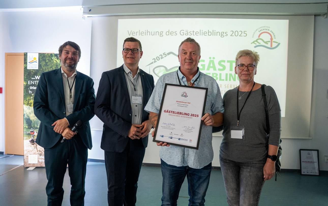Regionale Gästelieblinge 2025 in Magdeburg und der Urlaubsregion Mittelelbe ausgezeichnet ©Robert Richter, Agentur presstige Regionssieger EBH Hotel Martin Schulze, Jan Braunsberger, Familie Krebs© Robert Richter agentur presstige