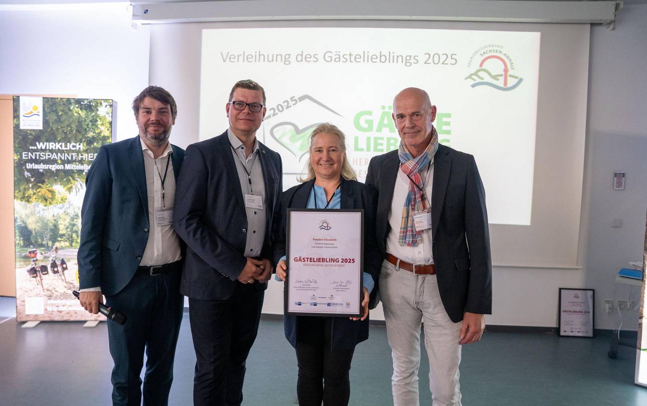 Regionale Gästelieblinge 2025 in Magdeburg und der Urlaubsregion Mittelelbe ausgezeichnet ©Robert Richter, Agentur presstige Regionssieger EBH Pension Martin Schulze, Jan Braunsberger, Familie Pickler© Robert Richter agentur presstige
