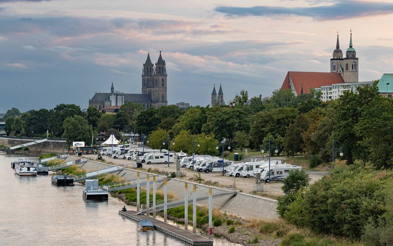 wohnmobilstellplatz petrif rder in magdeburg an der elbe