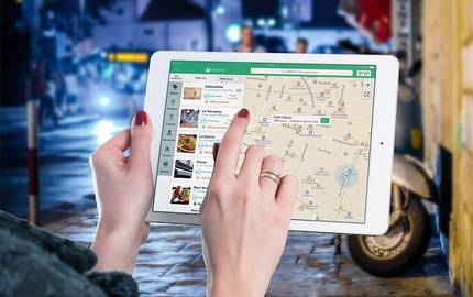 Tablet mit Stadtplan