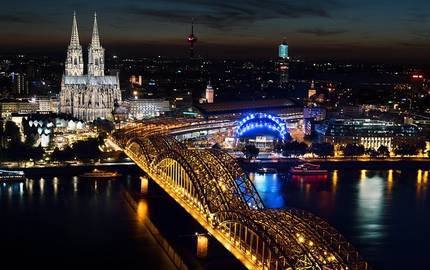 Der Kölner Dom bei Nacht