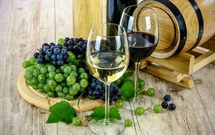 wine 1761613 1920 PhotoMIX Company pixabay