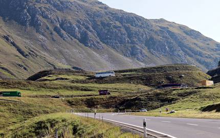 Buss im gebirge pixel 2013 pixabay