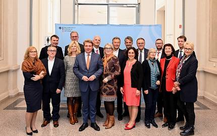 Der Tourismusbeirat beim Bundesministerium für Wirtschaft und Energie (BMWi) mit dem Tourismusbeauftragten Bareiß.