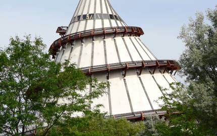 JAhrtausendturm im Elbauenpark in Magdeburg