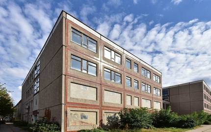 Grundstück in Dessau für Schlosshotel Berufsschule Dessau