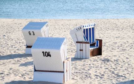beach chair 4524920 1920
