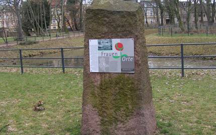 Maria Barbara Bach Gedenkstein 2013 03