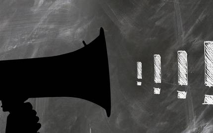 Sprecher mit Ausrufezeichen