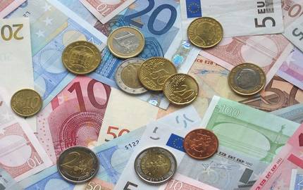 Euro-Geldstücke und Scheine