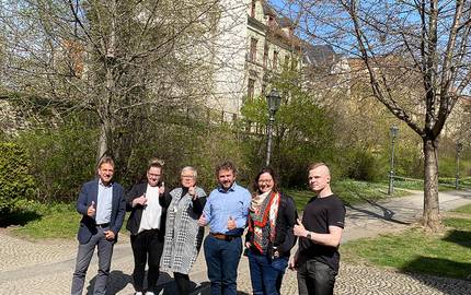 Michael Steinland (Geschäftsführer der Landesgartenschaugesellschaft Bad Dürrenberg), Claudia Klepzig (Assistentin der Geschäftsführung der Landesgartenschaugesellschaft Bad Dürrenberg), Christa Ringkamp (Geschäftsführerin der Neuen Wege gUG), Matthias Poeschel (Vorstand der Aschersleber Kulturanstalt AöR), Luisa Töpel (Leiterin des Museum Aschersleben) und Nino Heinrich (Praktikant der Aschersleber Kulturanstalt AöR)