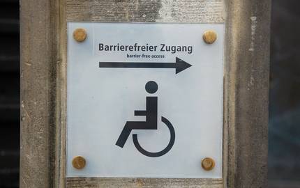Schild "barrierefreier Zugang"