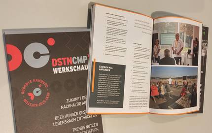 zwei Bücher über das DSTNCMP