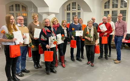 Foto der neuen Gästeführerinnen und Gästeführer bei der Auszeichnung