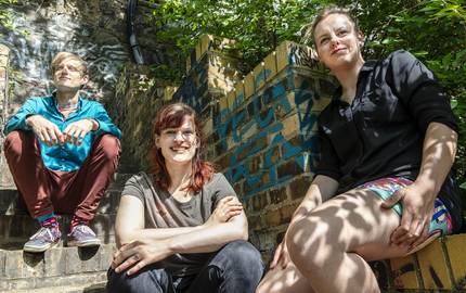 Valentin Spiegel (links), Lina Krüger (Mitte) und Lisa Pitt (rechts) von LautSpiel