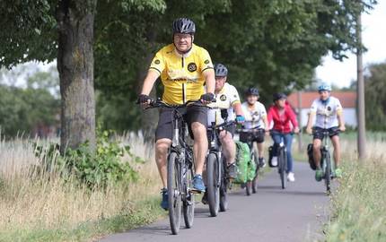 Minister Sven Schulze radelt zum zweiten Mal quer durch Sachsen-Anhalt