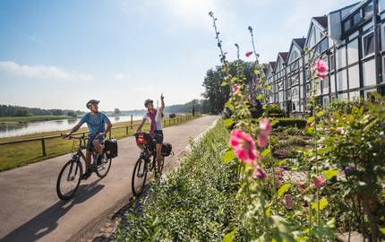 Radfahren auf dem Elberadweg in Schönebeck