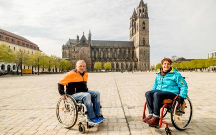 Die Landeshauptstadt Magdeburg gehört der Initiative "Reisen für Alle" als "barrierefrei geprüfter Tourismusort" an. Daher wurden im Laufe der Zeit viele Sehenswürdigkeiten so gestaltet, dass sie für Menschen mit Einschränkungen gut zu nutzen sind.