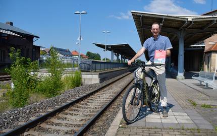 Prof. Dr. Sven Groß beleuchtet in der neuen Auflage seines „Handbuches Tourismus und Verkehr“ aktuelle Mobilitätstrends