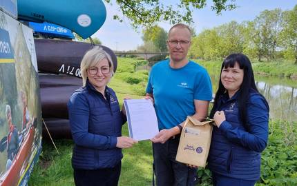 v.l. Antje Peiser, Geschäftsführerin Saale-Unstrut Tourismus GmbH / Andreas Baatz, Inhaber Fluss & Zeit / Carolyn Fox, Projektkoordinatorin Produktcheck Saale-Unstrut Tourismus GmbH